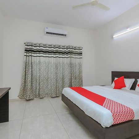 Oyo 22211 Shree Ankanatheshwara Residency Hotel Nanjangud Esterno foto