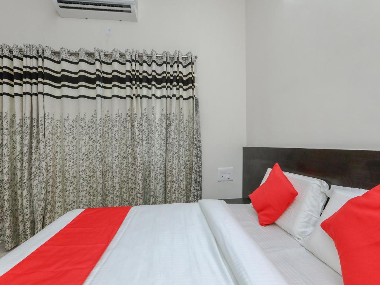 Oyo 22211 Shree Ankanatheshwara Residency Hotel Nanjangud Esterno foto