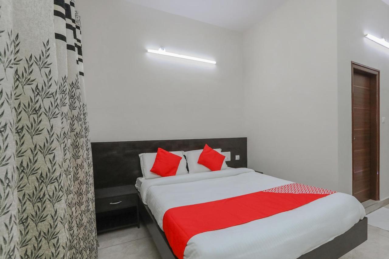 Oyo 22211 Shree Ankanatheshwara Residency Hotel Nanjangud Esterno foto